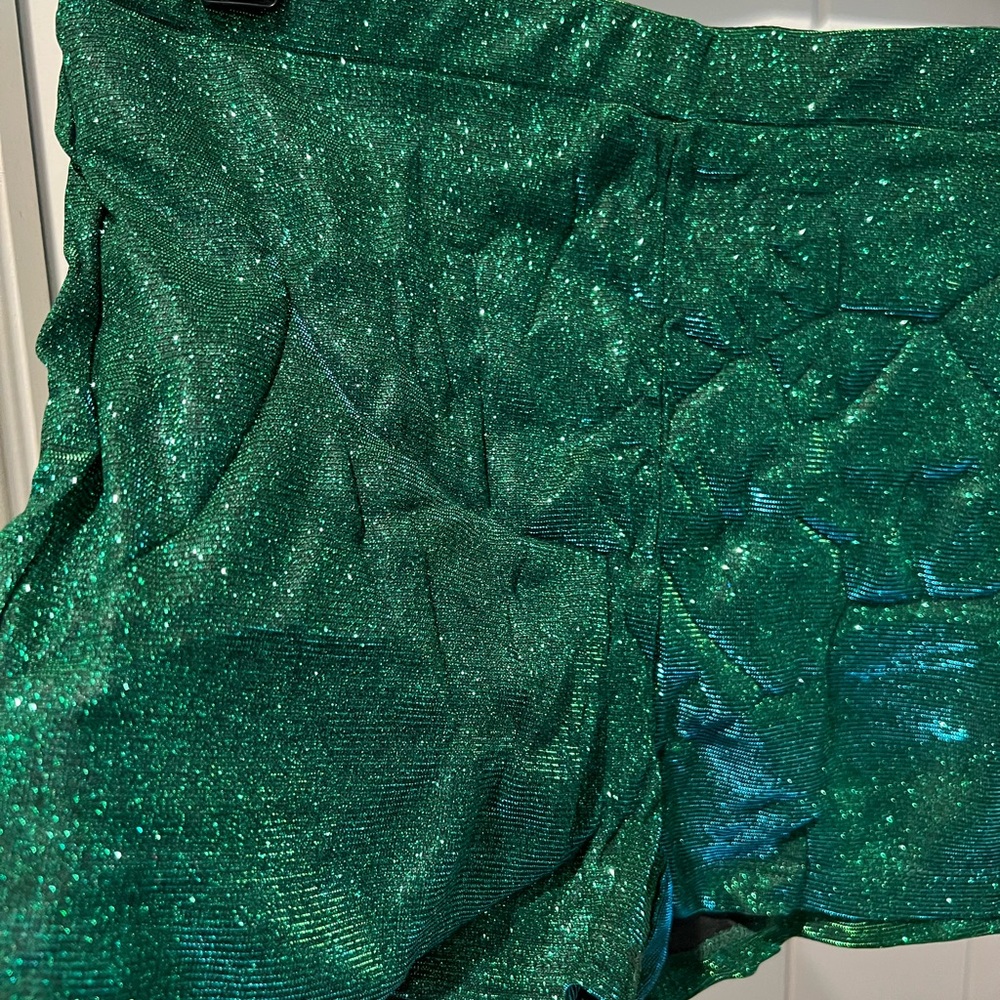 2 NWOT SHEIN Silver and Green High Waist metallic & glitter Shorts & FREE TOP - Picture 6 of 14